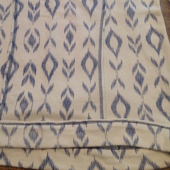 Maurice's Sweater. Size M. - Picture 2 of 4